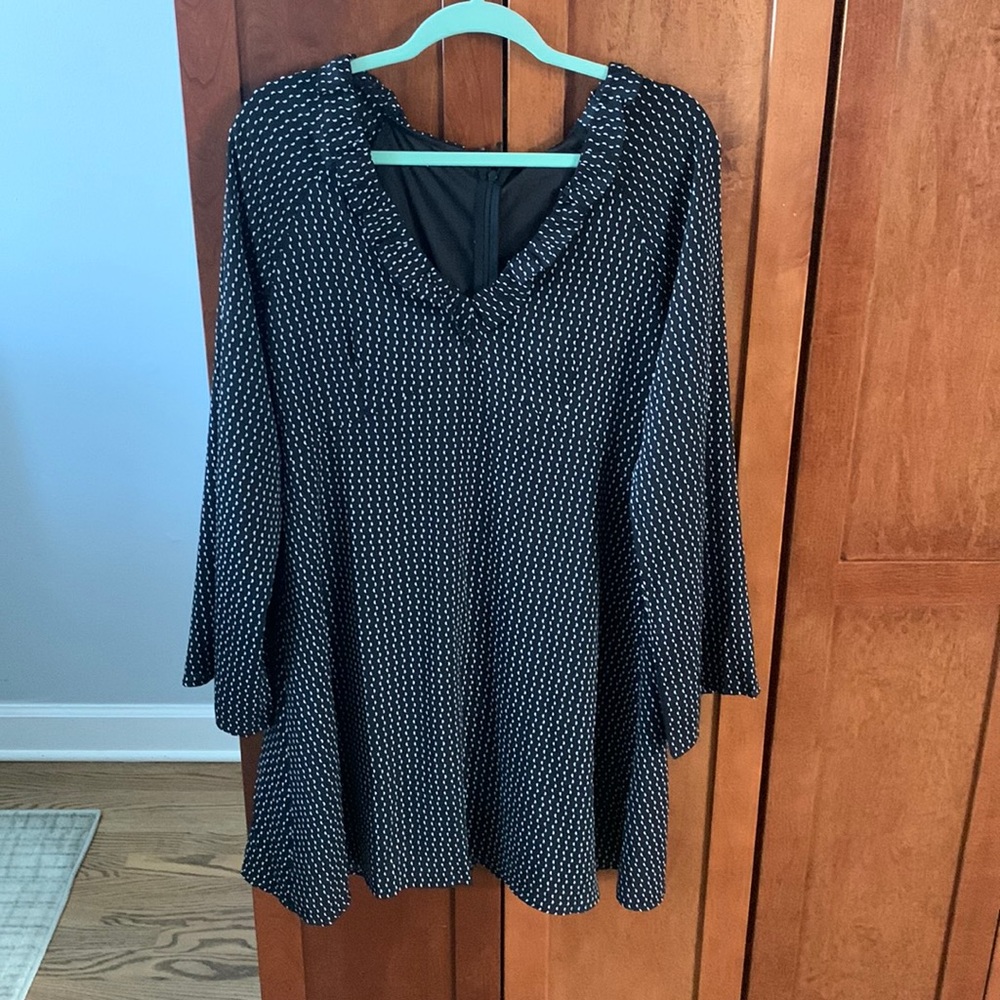 Very J New With Tags Size L Midi Dress